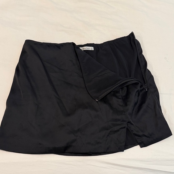 Abercrombie & Fitch Black Mini Skort with Side Slit - Picture 5 of 6